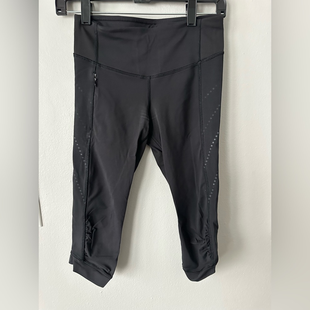 Lululemon reflective crop leggings